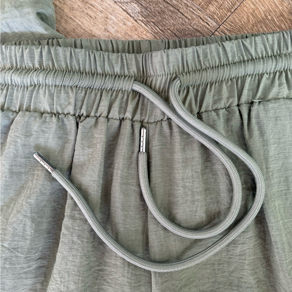 Drawstring Cargo Joggers - Picture 3 of 3